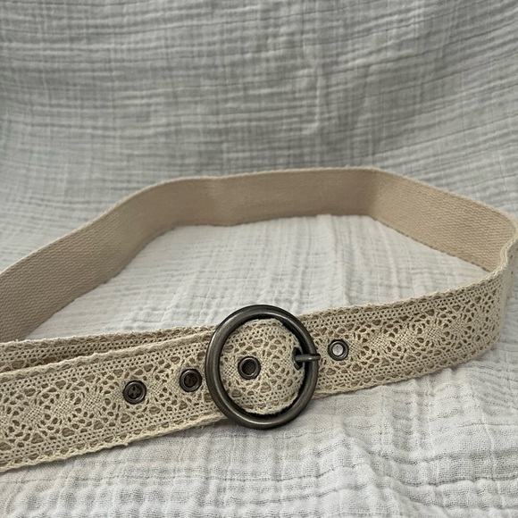 Women’s lace belt size small - Picture 1 of 5